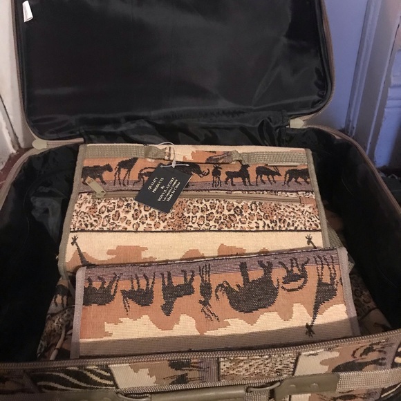 PIONEER set travel luggage bag 4pc ( lcheck in lagguge & rolling ,2 tote bags ) - Picture 7 of 15